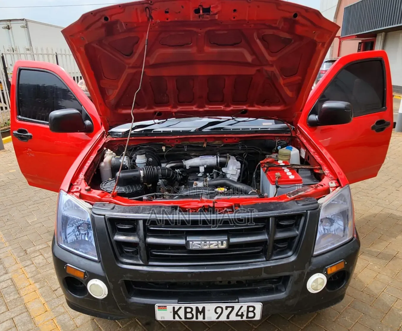 Isuzu D-MAX 2010 Red