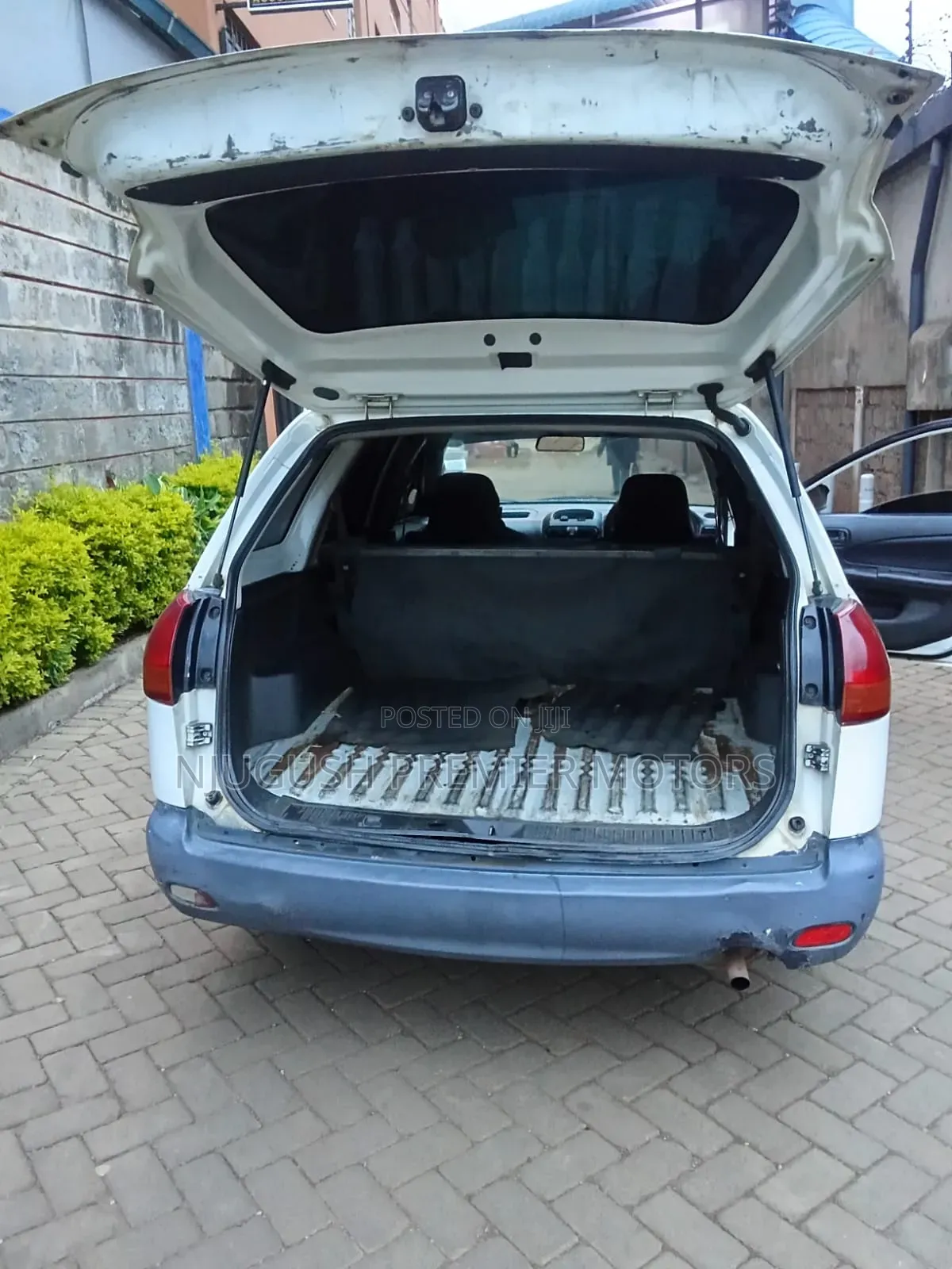 Nissan Advan 2006 White