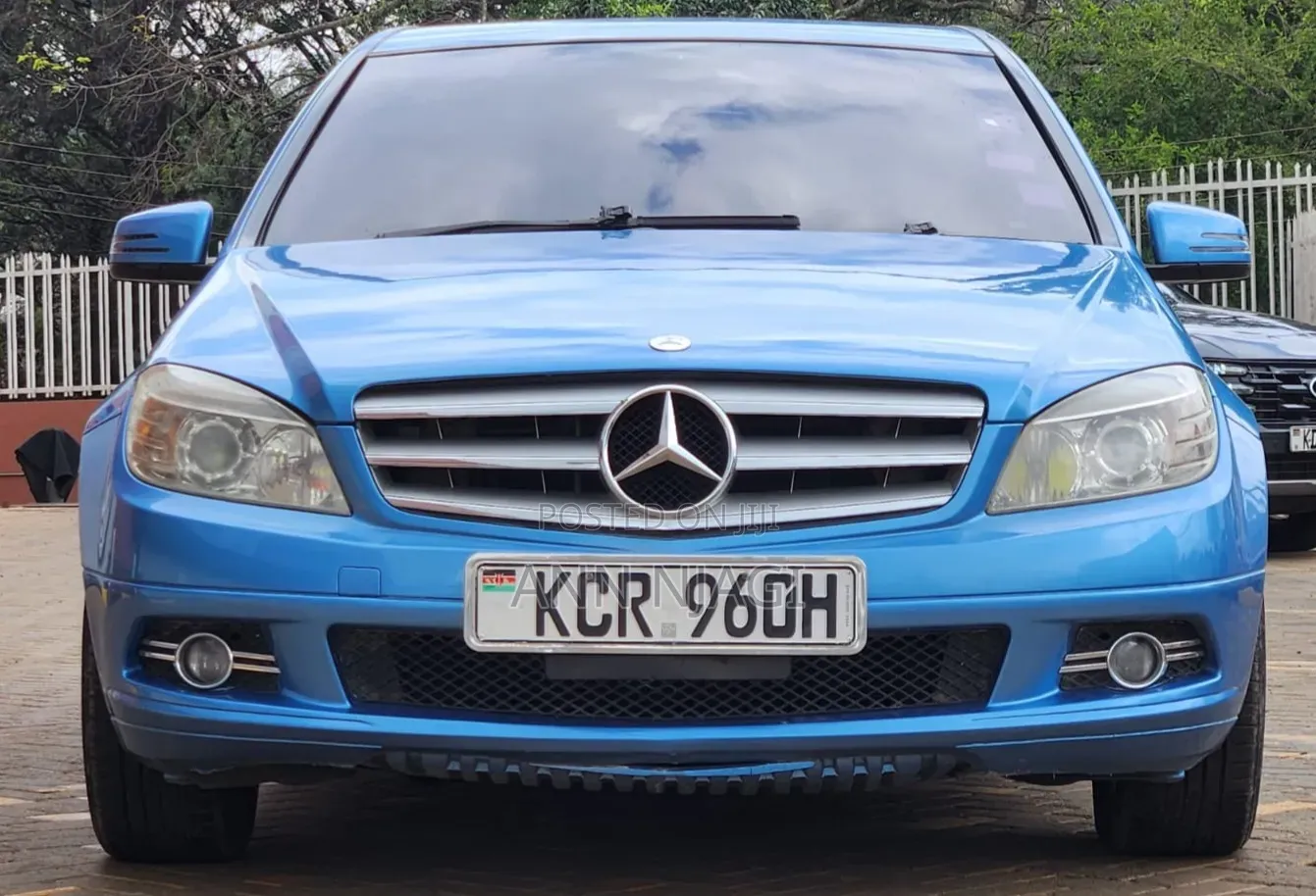 Mercedes-Benz C200 2010 Blue