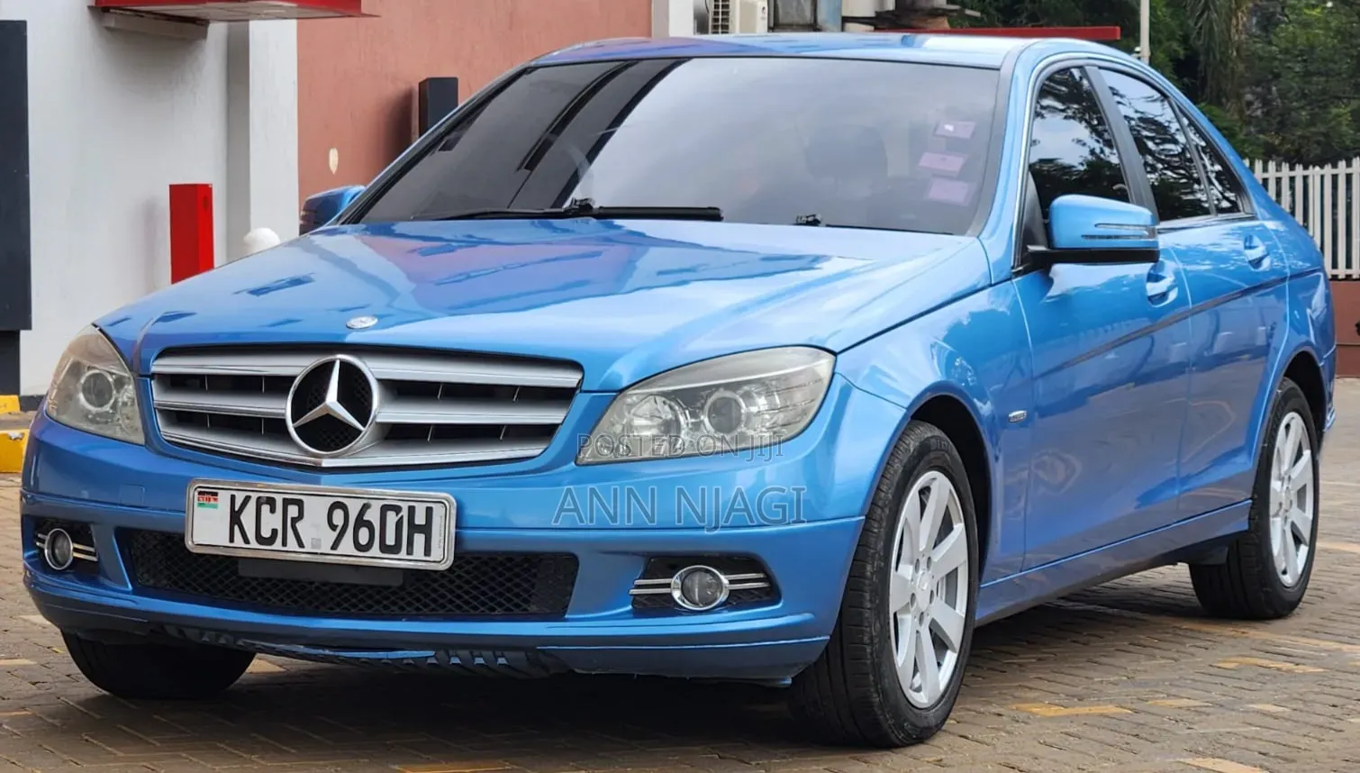 Mercedes-Benz C200 2010 Blue