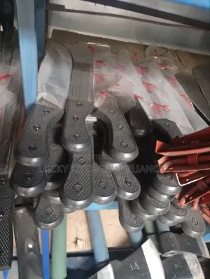 Durable Machetes /Panga With Plastic Handle.