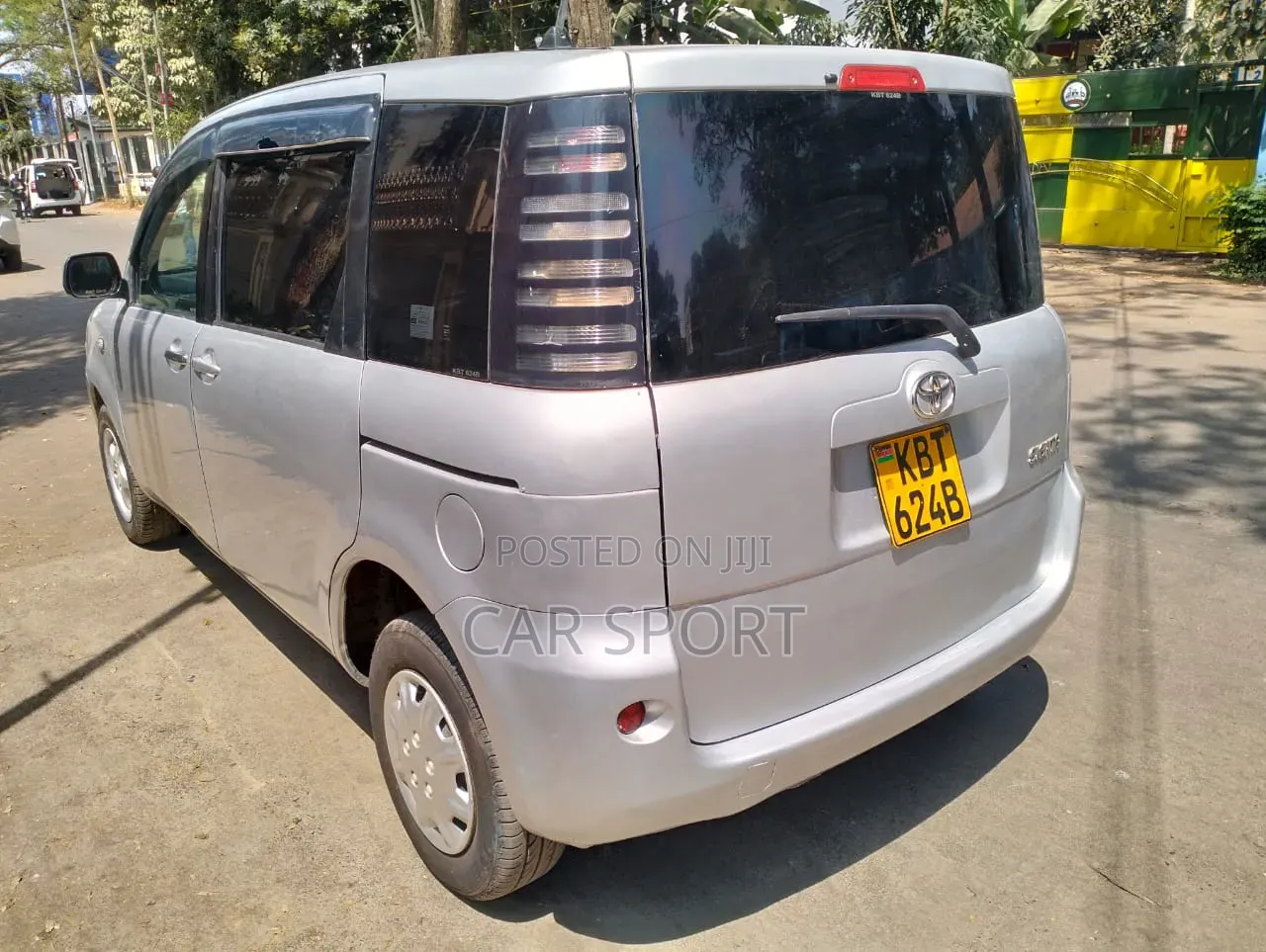 Toyota Sienta 2005 Silver