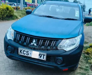 Mitsubishi L200 2015 Blue