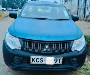 Mitsubishi L200 2015 Blue