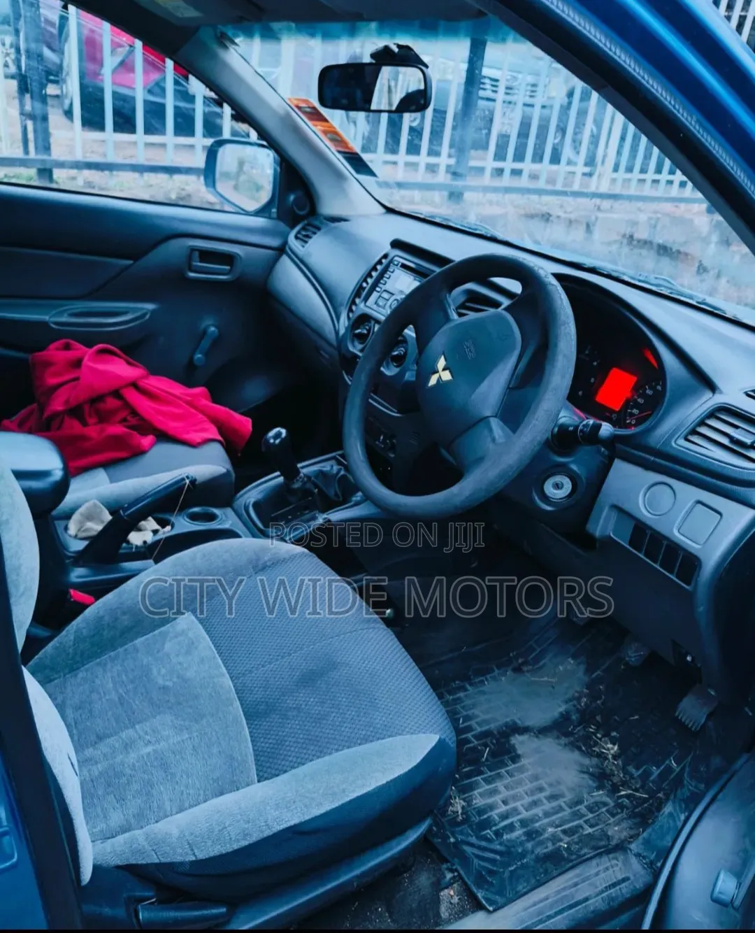 Mitsubishi L200 2015 Blue