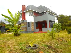 5bdrm Farm House in Kithini, Junction for sale