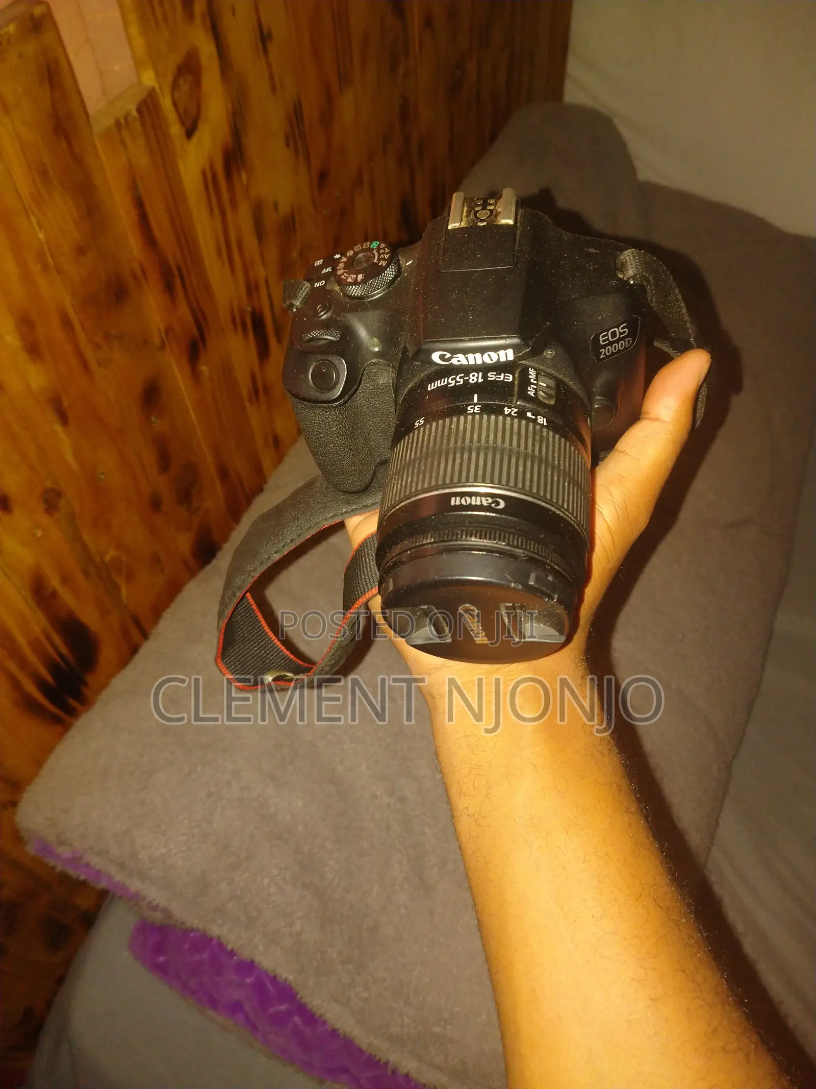 Camera Canon 2000D