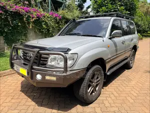 Toyota Land Cruiser 100 4.2 2006 Silver