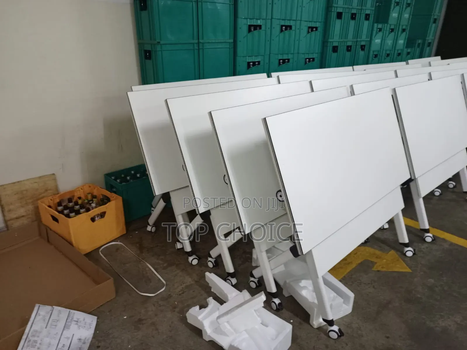 Mobile Flip-Flop Training Table