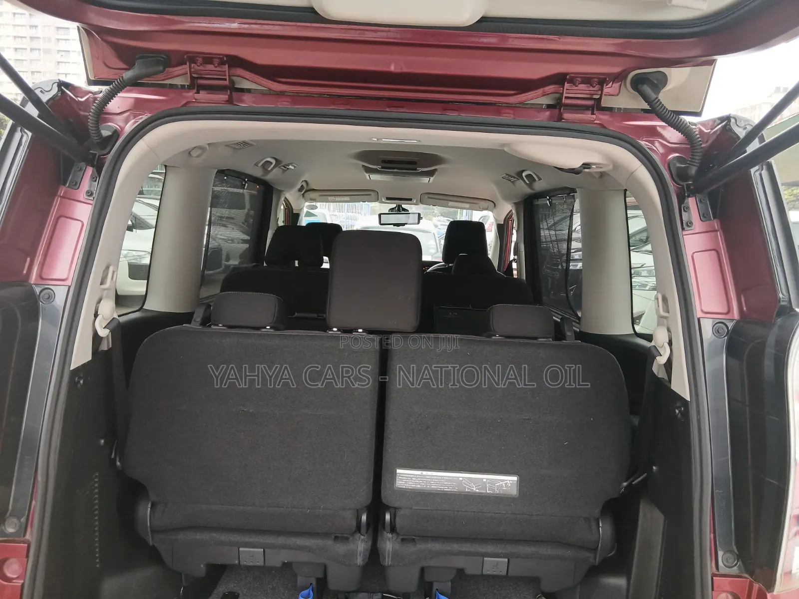 Nissan Serena 2018 Maroon