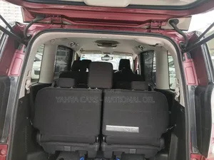 Nissan Serena 2018 Maroon