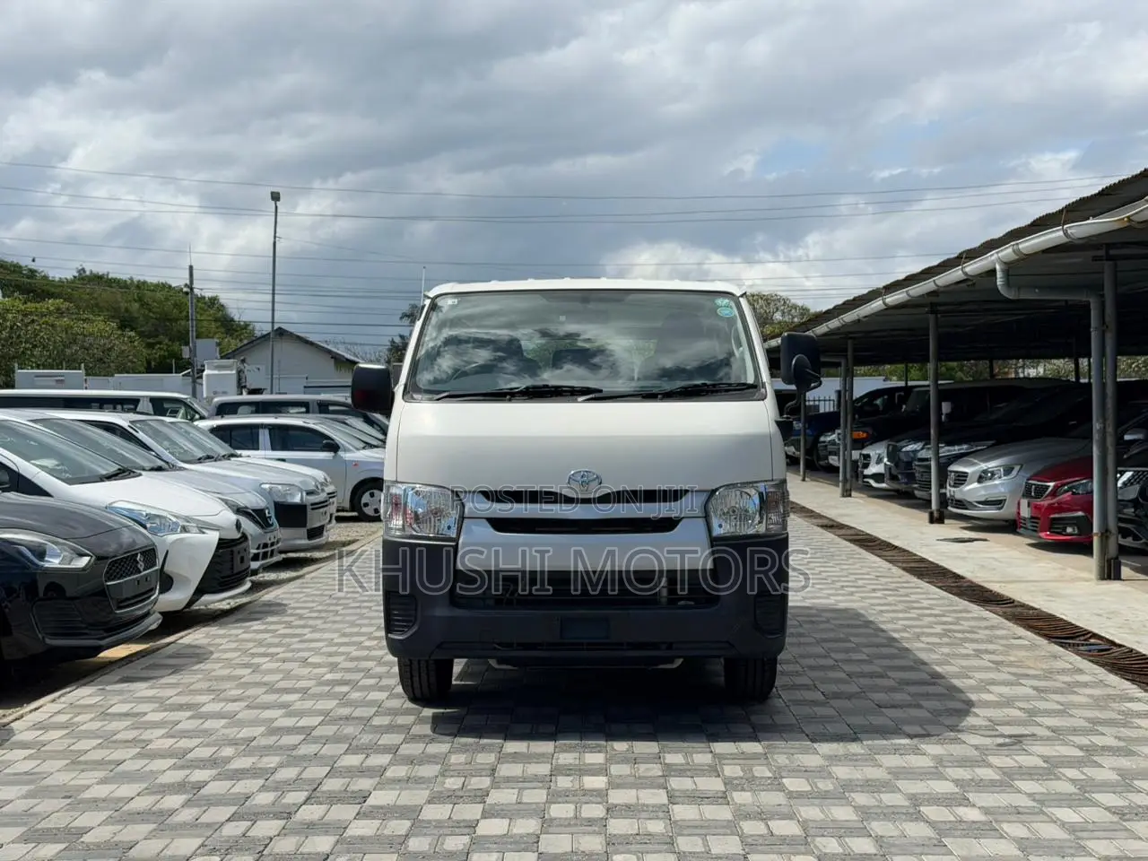 Toyota HiAce 2018 White