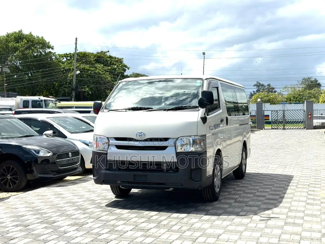 Toyota HiAce 2018 White