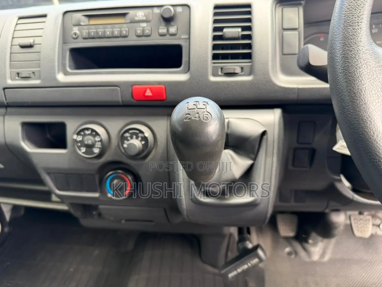 Toyota HiAce 2018 White