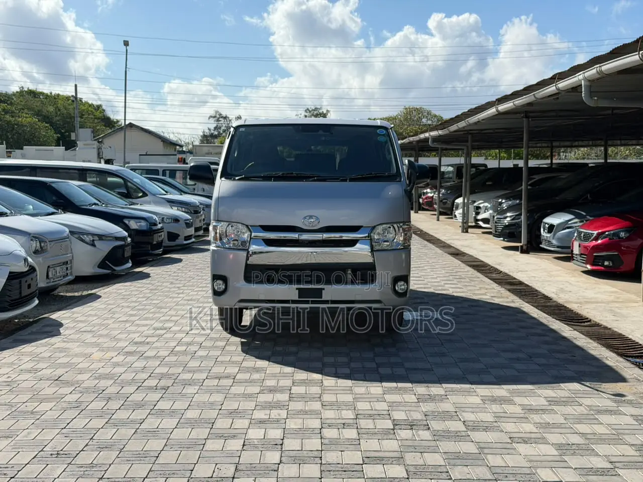 Toyota HiAce 2018 Silver