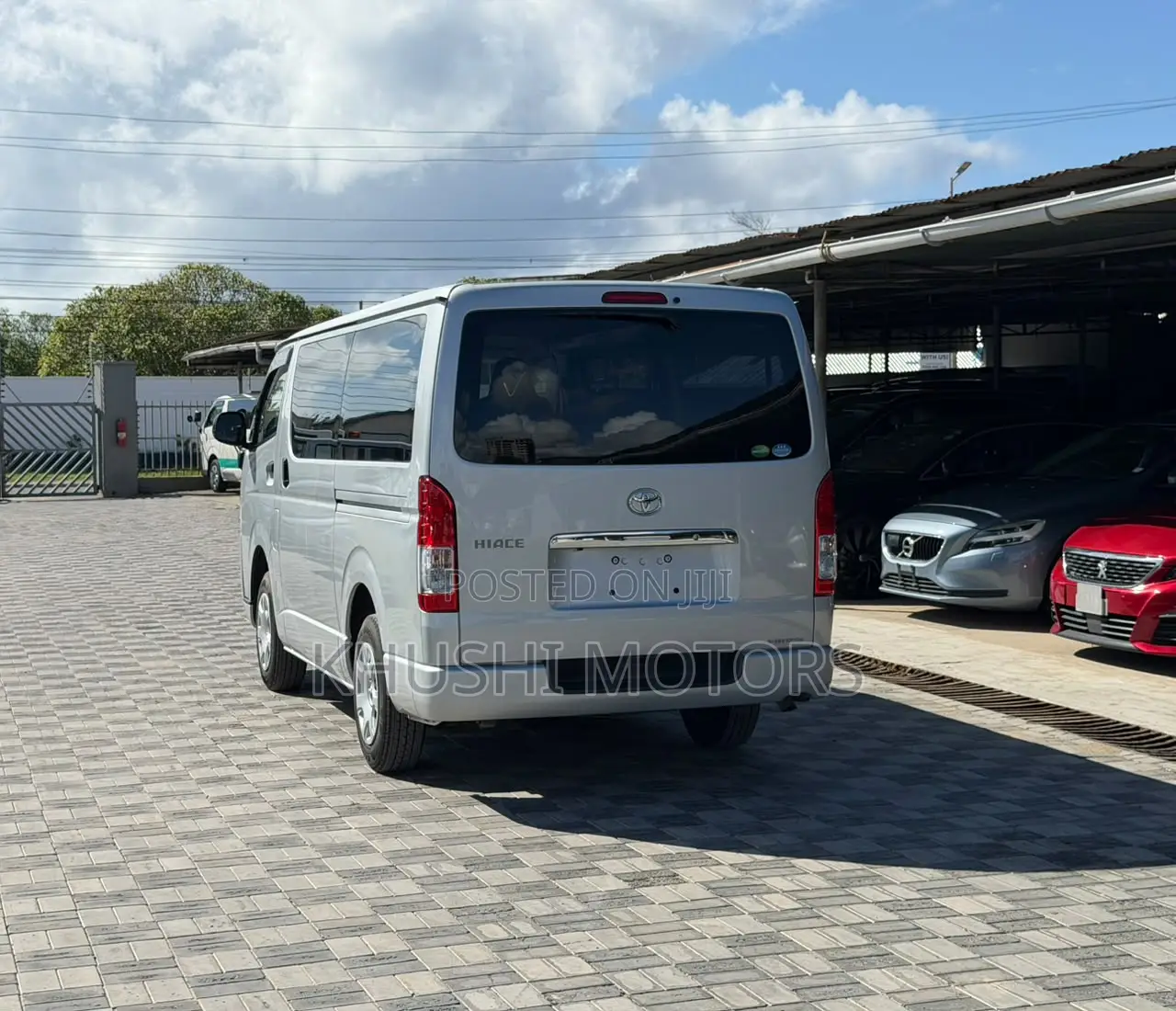 Toyota HiAce 2018 Silver