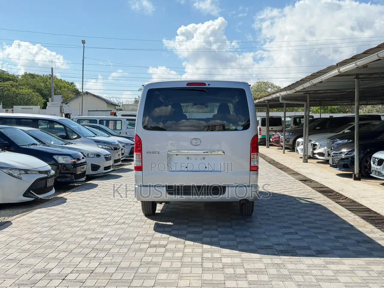 Toyota HiAce 2018 Silver