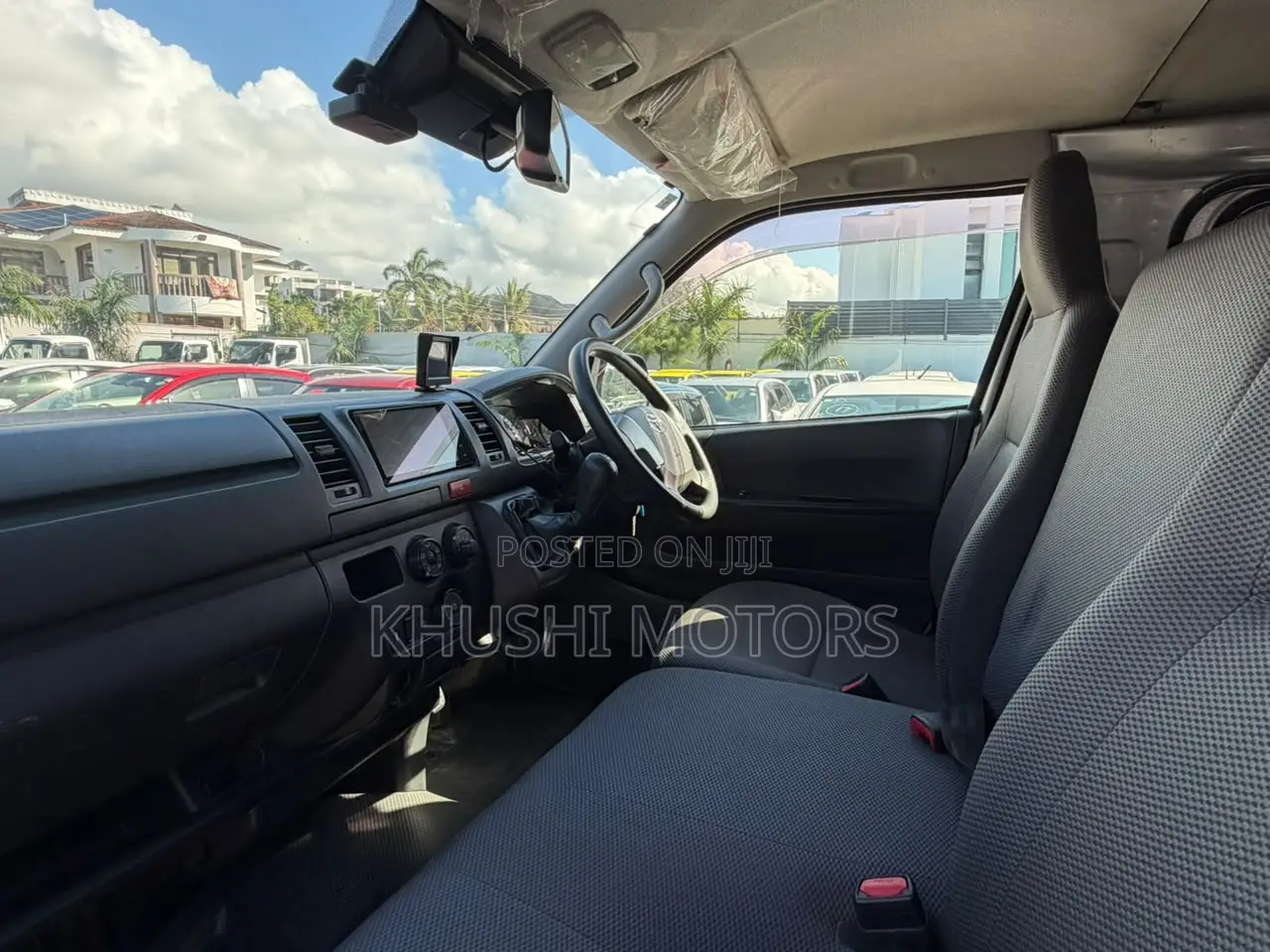 Toyota HiAce 2018 Silver