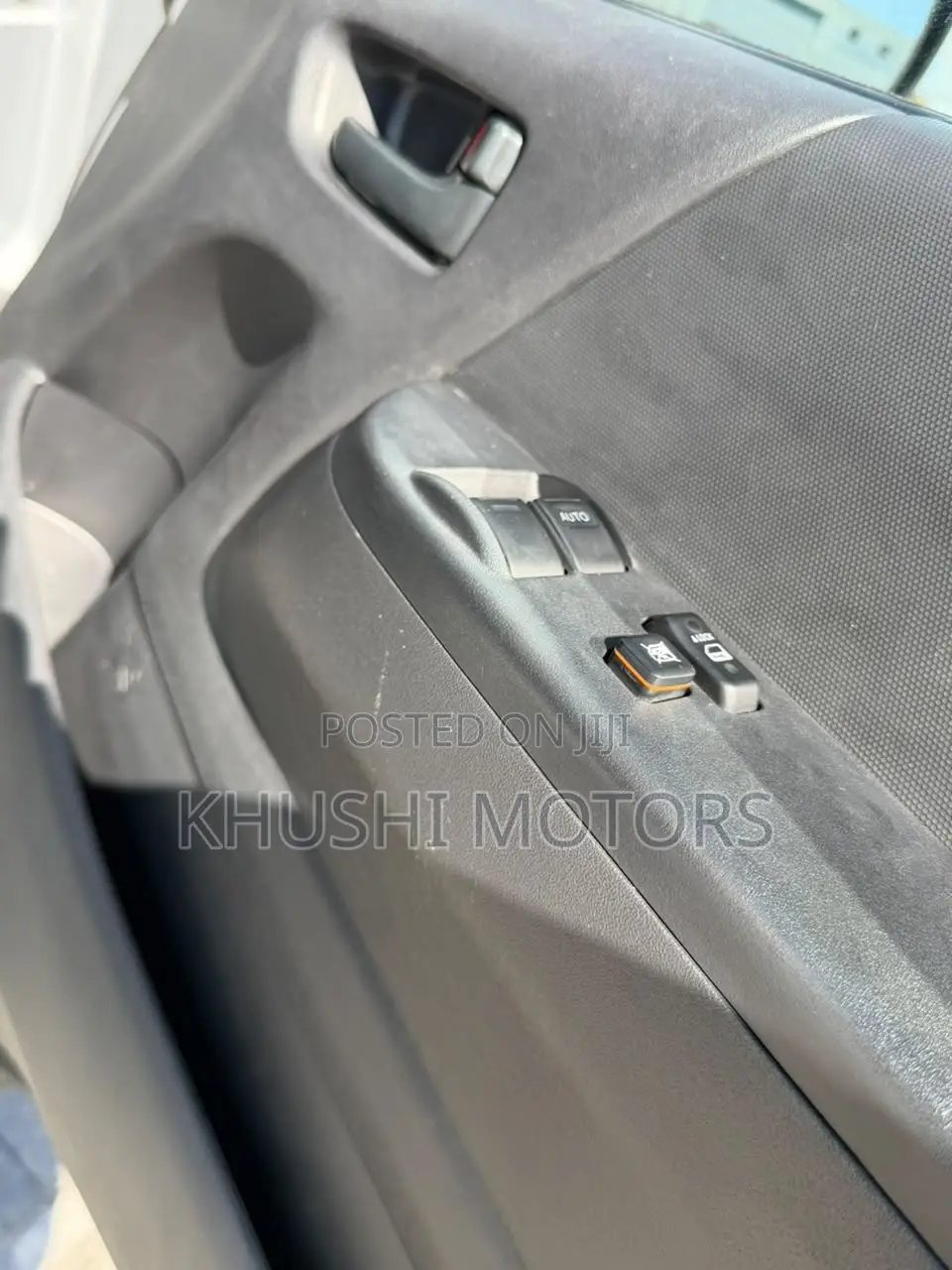 Toyota HiAce 2018 Silver