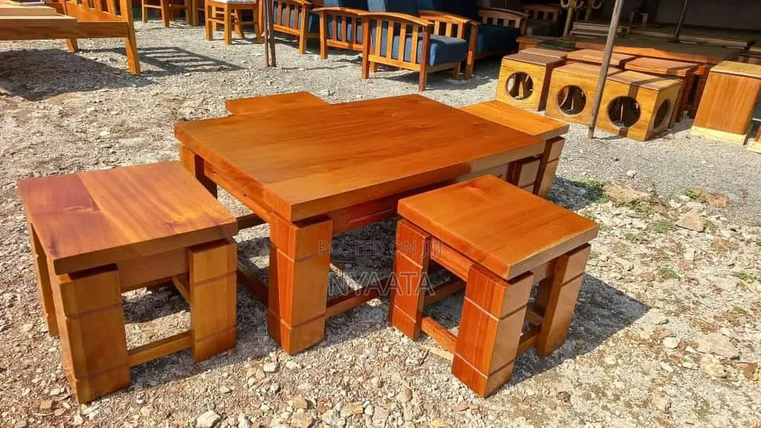 Coffee Table With 4 Stools