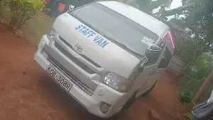 Toyota HiAce 2014 White