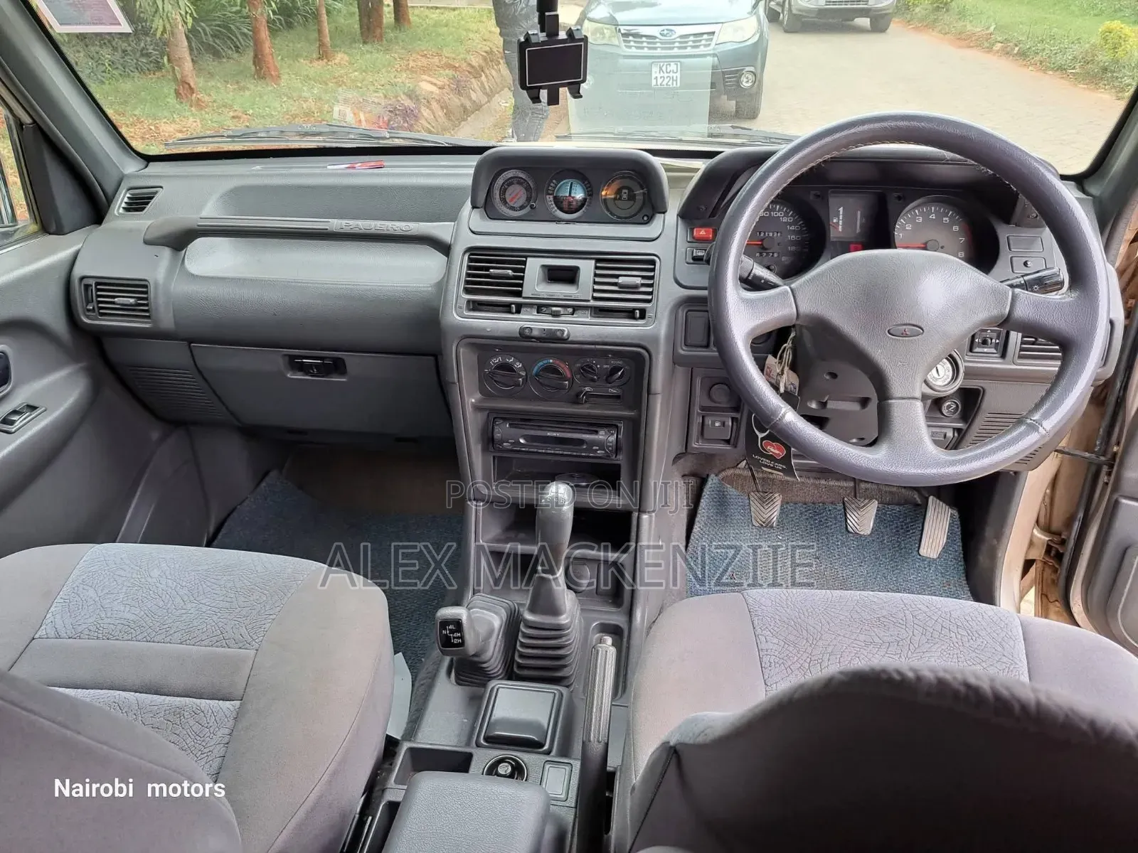 Mitsubishi Pajero 2003 Silver