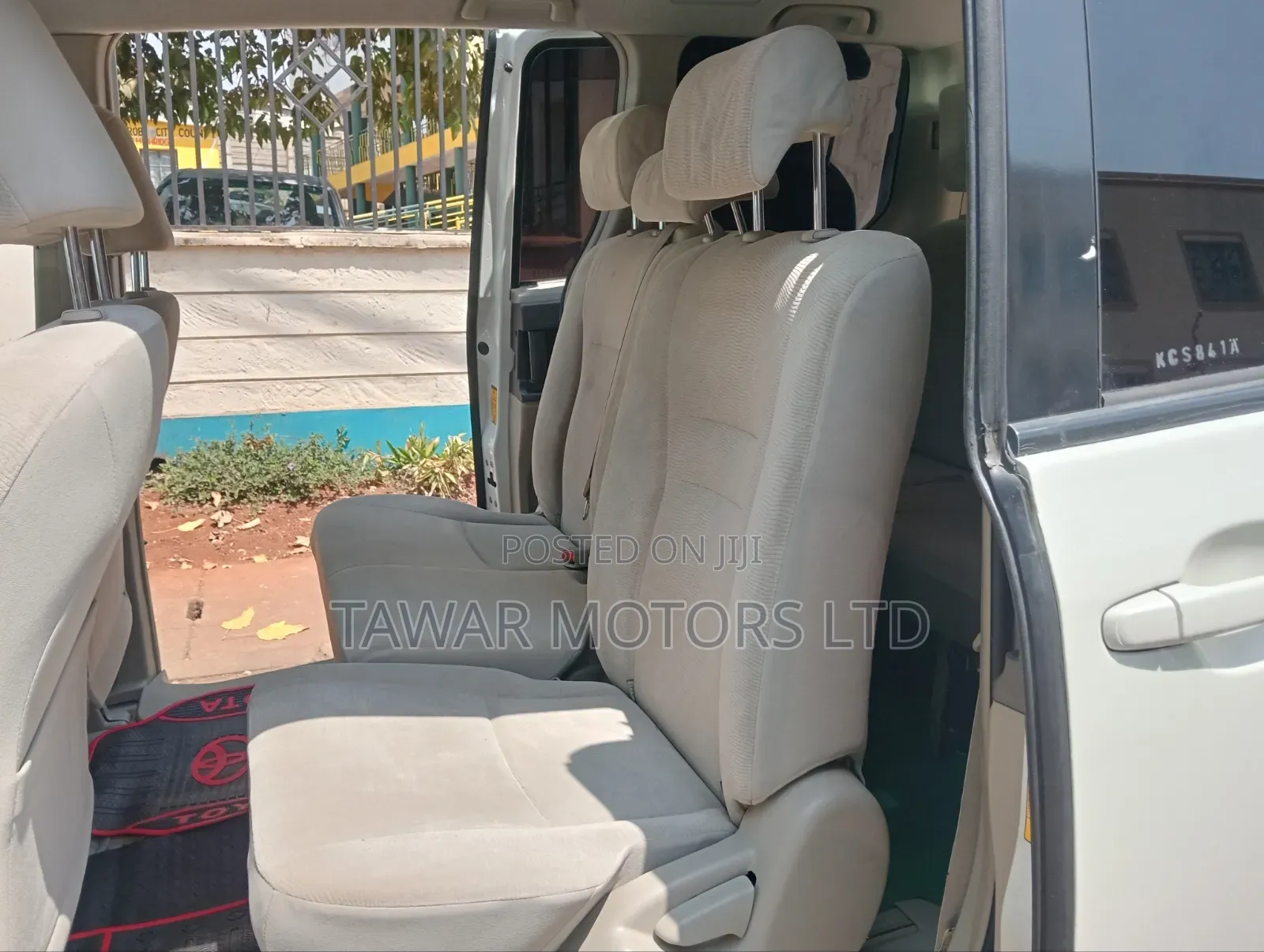 Toyota Noah 2012 White