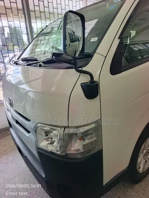 Toyota HiAce 2018 White