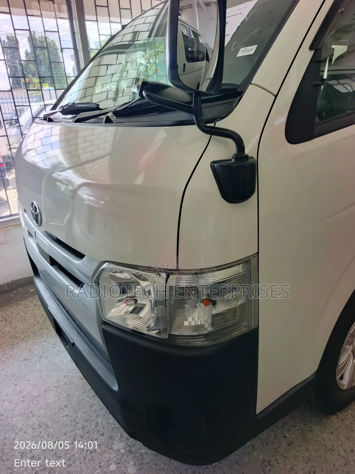 Toyota HiAce 2018 White