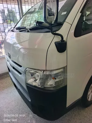 Toyota HiAce 2018 White