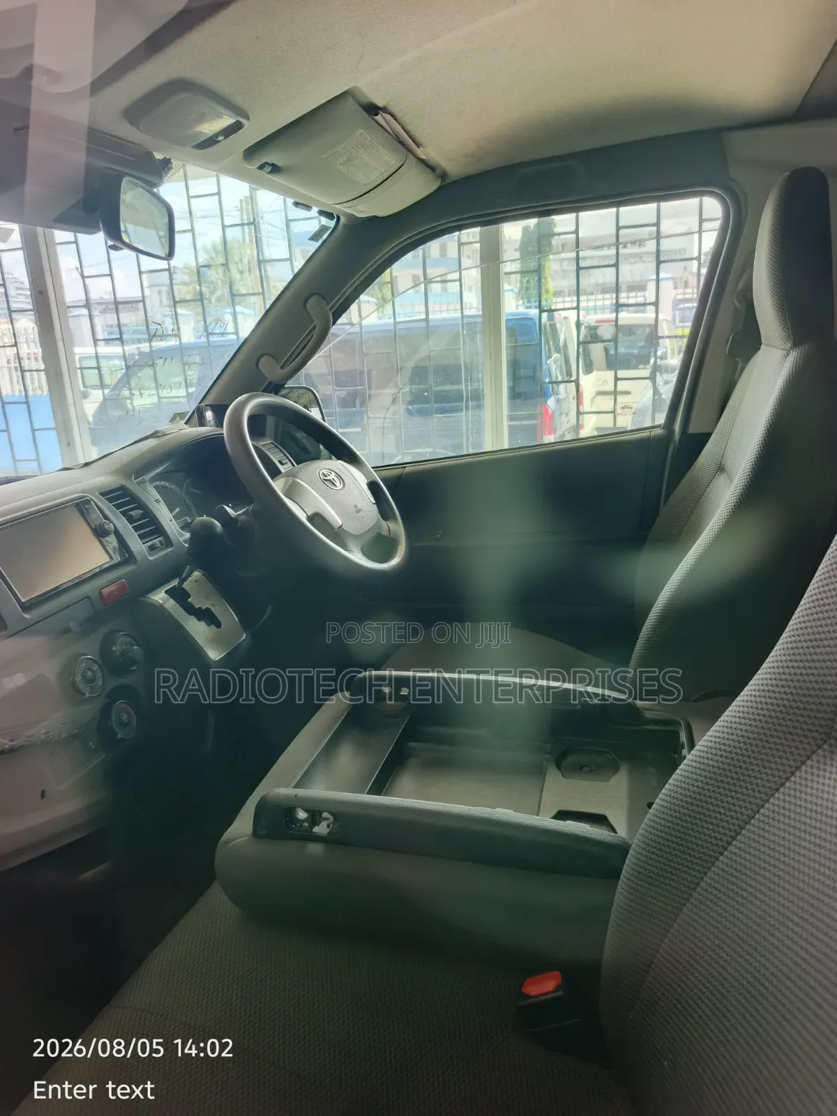 Toyota HiAce 2018 White