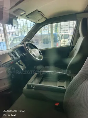 Toyota HiAce 2018 White