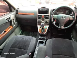 Toyota Rush 2011 Silver