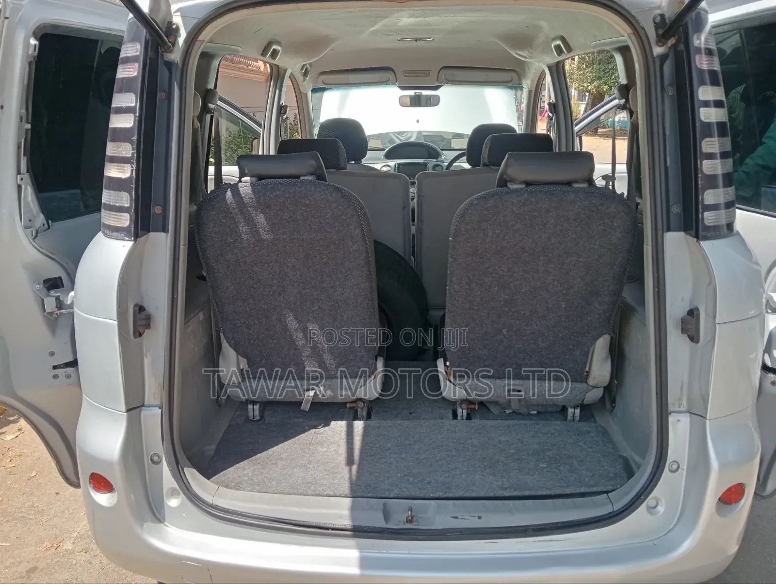 Toyota Sienta 2006 Silver