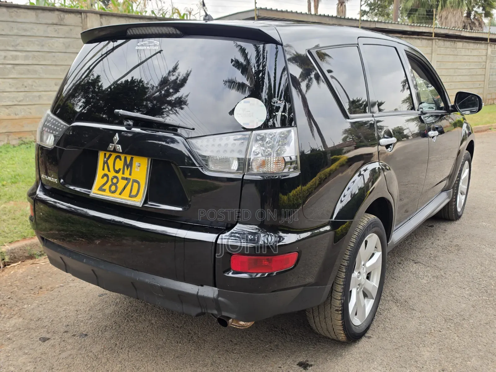 Mitsubishi Outlander 2010 Black