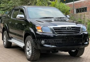 Toyota Hilux 2016 Black