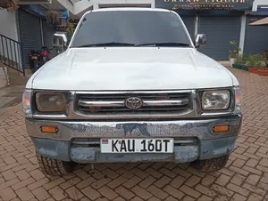 Toyota Hilux 2.5 Cab 2005 White