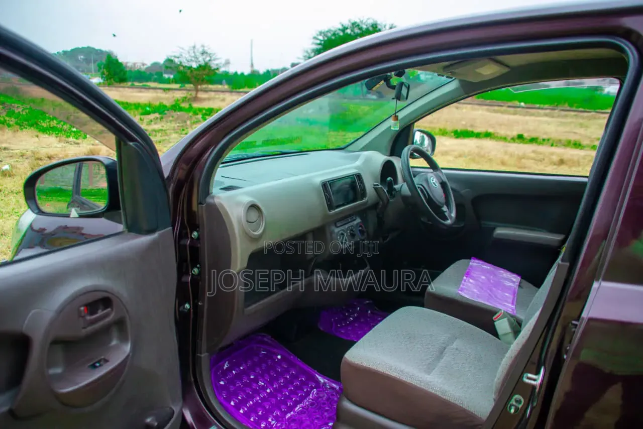 Toyota Passo 2015 Maroon