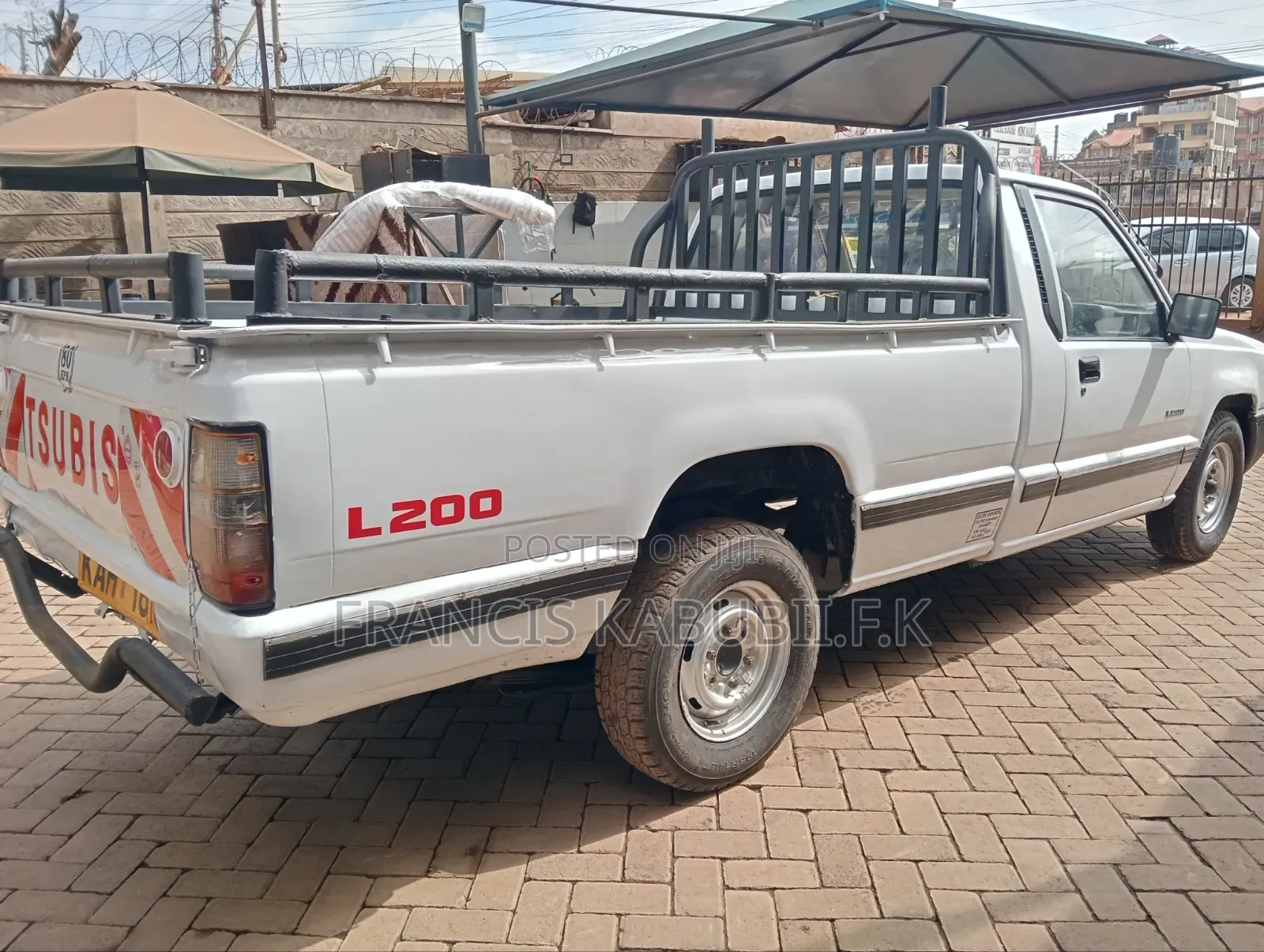 Mitsubishi L200 1966 Black