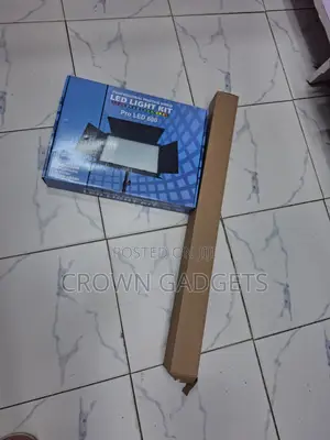 LED 600 Photography Light With Barn Doors Tripod Stand
