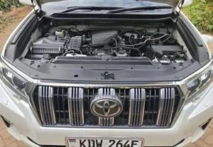 Toyota Land Cruiser Prado 2018 White