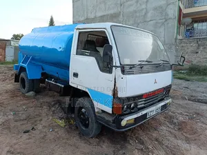 Mitsubishi Fuso Canter 1989 Blue