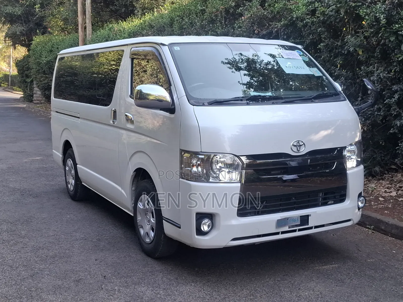 Toyota HiAce 2019 White