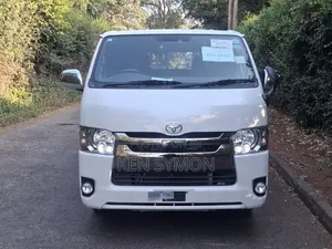 Toyota HiAce 2019 White