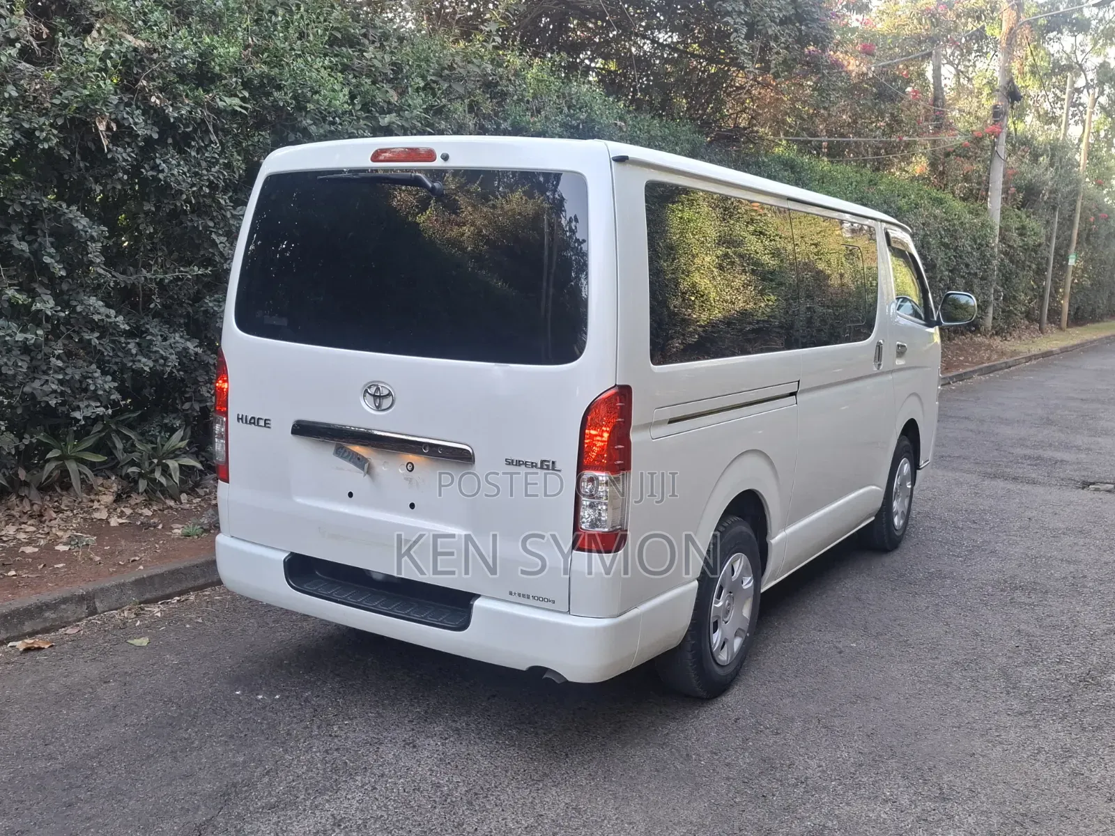 Toyota HiAce 2019 White