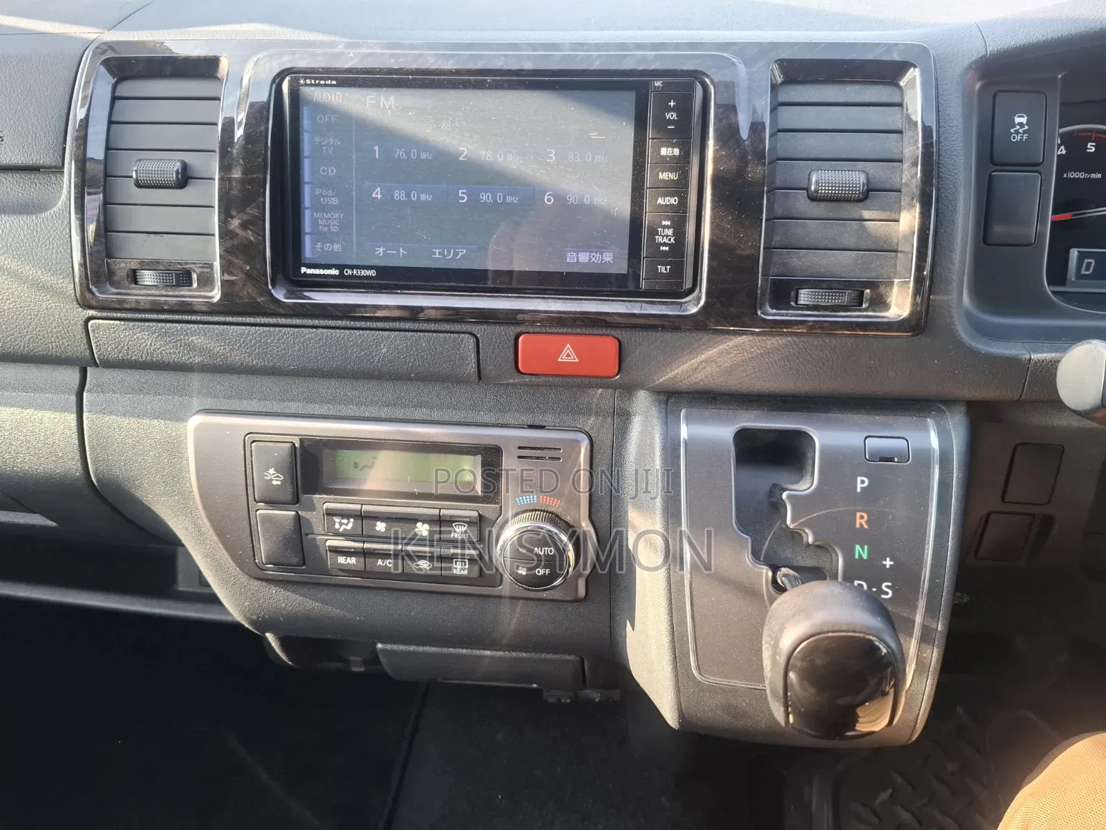 Toyota HiAce 2019 White