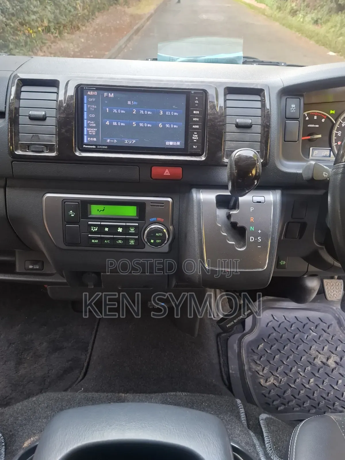 Toyota HiAce 2019 White