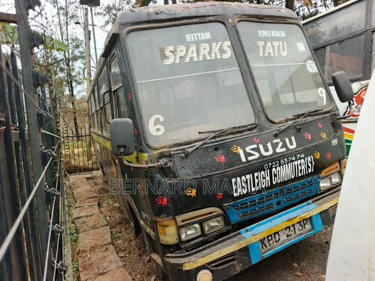 Isuzu NQR 2011 Black