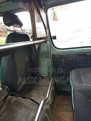 Toyota HiAce 2000 Grey
