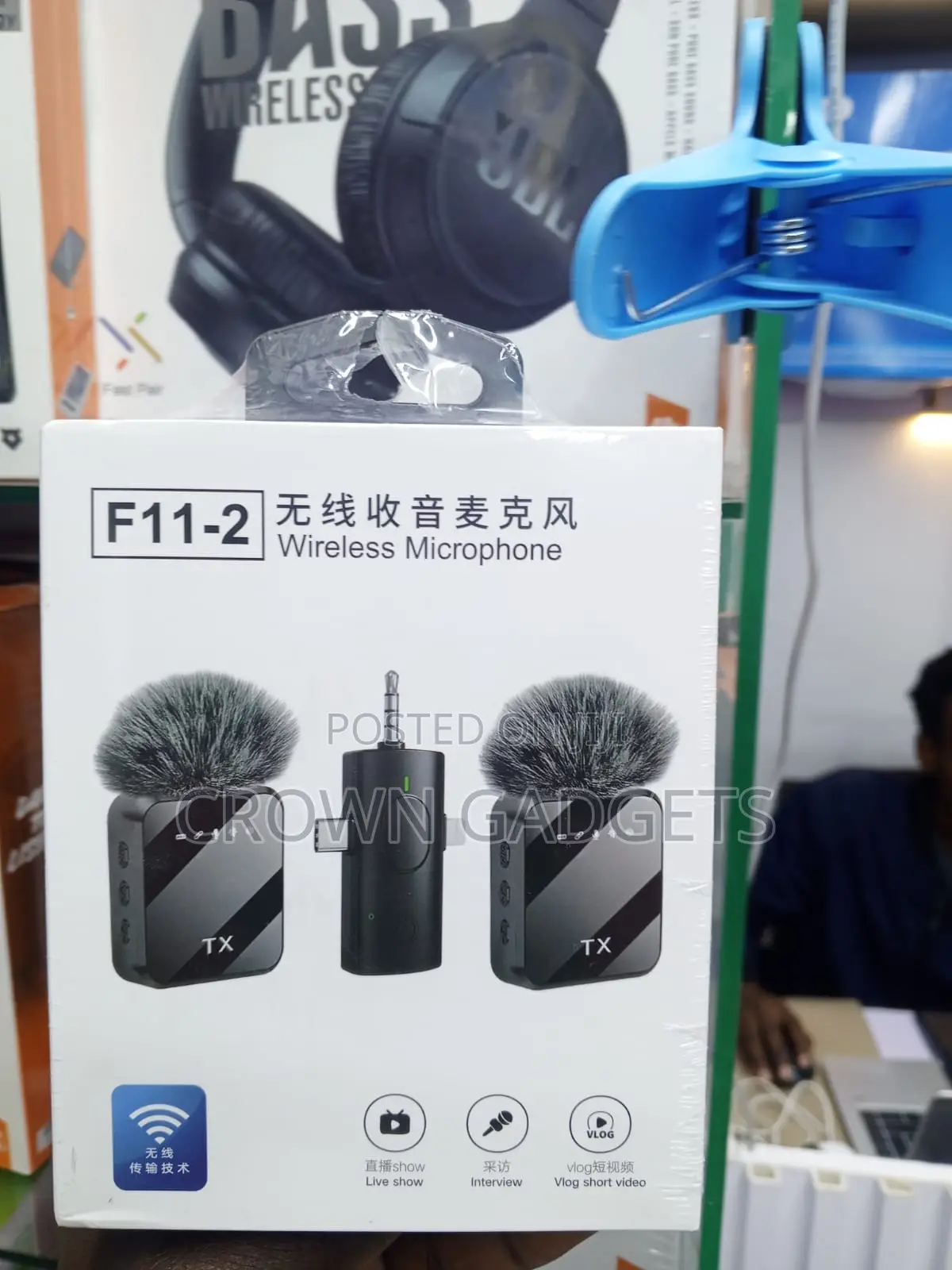 F11-2 Dual Wireless Lavalier Mic for iPhone Android Camera